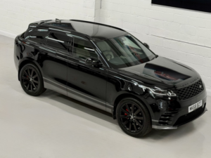 2018 Land Rover Range Rover Velar 2.0 P300 R-Dynamic Hse in Black — image 5