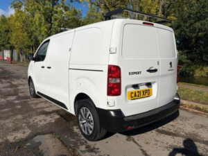 2021 Peugeot Expert 2.0 Bluehdi 1400 Professional Standard Panel Van Mwb Euro 6 (s/s) 6dr in White — image 5