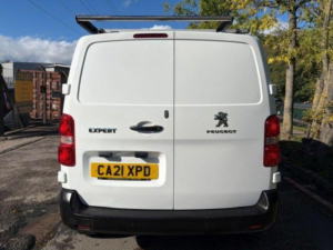 2021 Peugeot Expert 2.0 Bluehdi 1400 Professional Standard Panel Van Mwb Euro 6 (s/s) 6dr in White — image 6