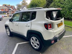 2015 Jeep Renegade 1.4t Multiairii Limited Auto 4WD Euro 6 (s/s) 5dr in White — image 4