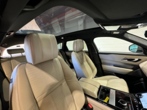 2019 Land Rover Range Rover Velar 2.0 D240 R-Dynamic Hse Auto 4WD Euro 6 (s/s) 5dr in Blue — image 4