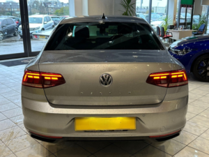2019 Volkswagen Passat 2.0 Tdi Evo Sel in Silver — image 5