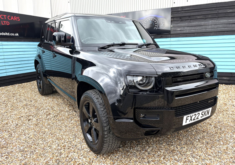 2022 Land Rover Defender 110 3.0 D300 Mhev X-Dynamic Se SUV 5dr Diesel Auto 4WD Euro 6 (s/s) (300 Ps) in Black — image 1