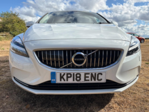 2018 Volvo V40 1.5 T3 Inscription Auto Euro 6 (s/s) 5dr in White — image 2