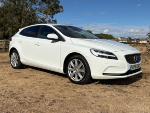2018 Volvo V40 1.5 T3 Inscription Auto Euro 6 (s/s) 5dr in White — image 3