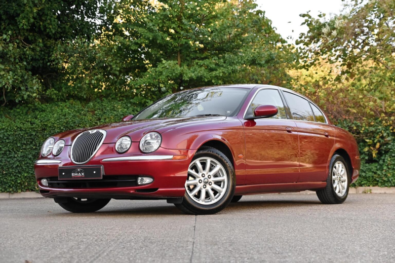 2003 Jaguar S-Type 2.5 V6 4dr in Red — image 1