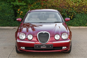 2003 Jaguar S-Type 2.5 V6 4dr in Red — image 2