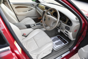 2003 Jaguar S-Type 2.5 V6 4dr in Red — image 3