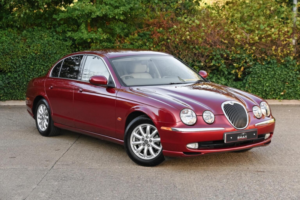 2003 Jaguar S-Type 2.5 V6 4dr in Red — image 5