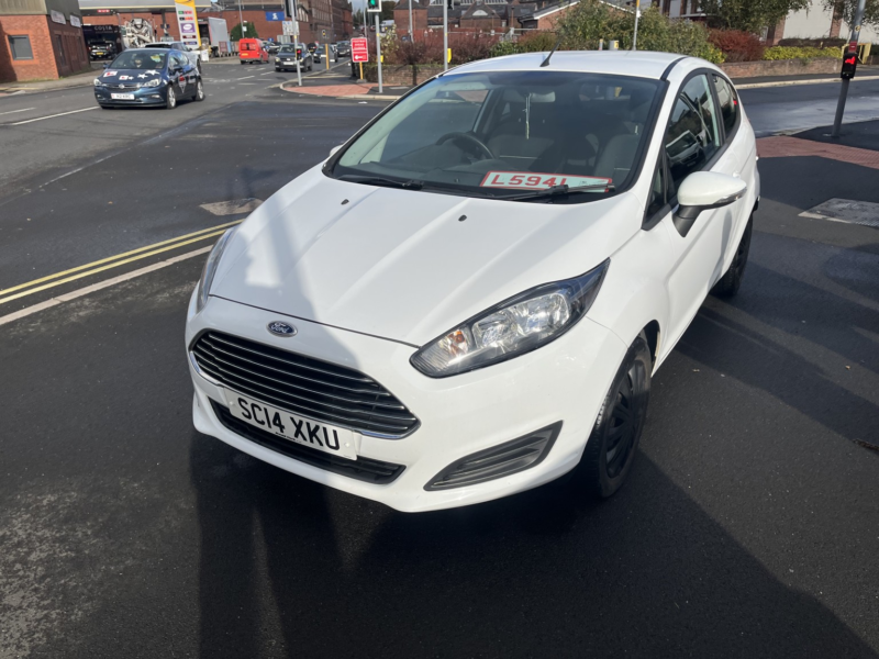 2014 Ford Fiesta 1.3 Style in White — image 1