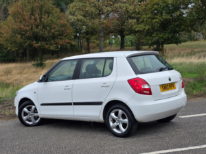 2010 Skoda Fabia 1.6 Tdi Se Hatchback 5dr Diesel Manual Euro 5 (75 Ps) in White — image 5
