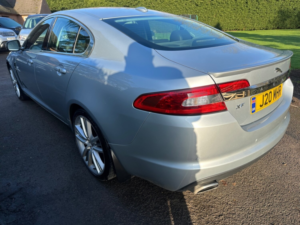 2011 Jaguar Xf 5.0 V8 Premium Luxury in Silver — image 4