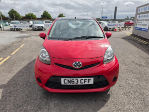 2013 Toyota Aygo 1.0 Vvt-I Move Euro 5 5dr in Red — image 2