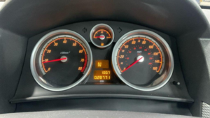 2009 Vauxhall Astra 1.6i 16v Sxi 5dr in Black — image 3