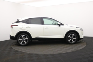 2022 Nissan Qashqai 1.3 Dig-T Mhev N-Connecta SUV 5dr Petrol Hybrid Manual Euro 6 (s/s) (140 Ps) in White — image 2