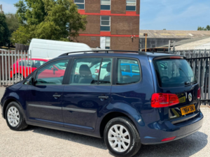 2014 Volkswagen Touran 1.6 Tdi S Euro 5 5dr in Blue — image 4