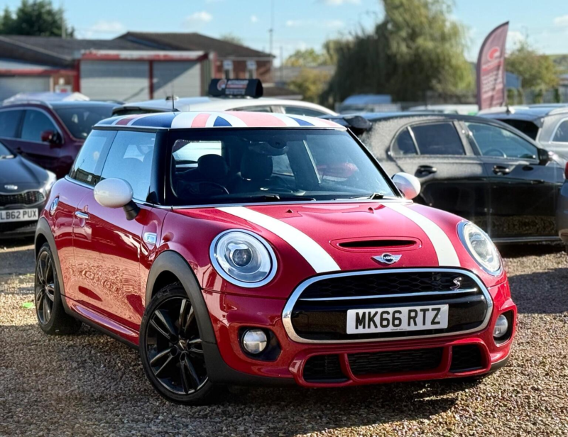 2016 MINI Hatch 2.0 Cooper S Euro 6 (s/s) 3dr in Red — image 1