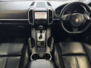 2012 Porsche Cayenne 3.0 Td V6 in White — image 2