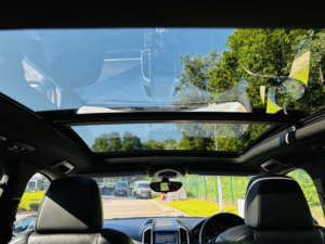 2012 Porsche Cayenne 3.0 Td V6 in White — image 3