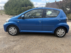 2010 Toyota Aygo 1.0 Vvt-I Blue in Blue — image 6