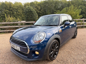 2015 MINI Hatch 1.5 Cooper Auto Euro 6 (s/s) 5dr in Blue — image 5