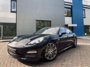 2010 Porsche Panamera 4s Pdk in Black — image 2