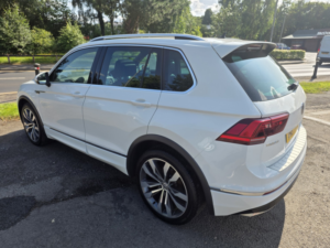 2017 Volkswagen Tiguan 2.0 Bitdi R-Line in White — image 5