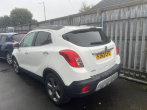 2013 Vauxhall Mokka 1.7 Cdti Se. Spairs Or Repairs in White — image 3