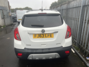 2013 Vauxhall Mokka 1.7 Cdti Se. Spairs Or Repairs in White — image 4