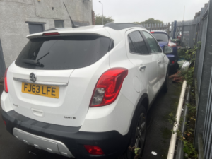 2013 Vauxhall Mokka 1.7 Cdti Se. Spairs Or Repairs in White — image 5