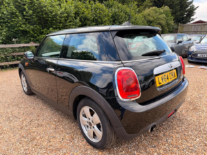 2014 MINI Hatch 1.5 Cooper Auto Euro 6 (s/s) 3dr in Black — image 6
