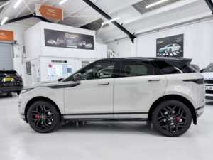 2019 Land Rover Range Rover Evoque 2.0 D180 First Edition in Silver — image 2