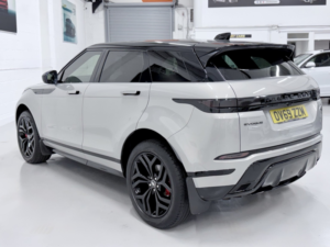 2019 Land Rover Range Rover Evoque 2.0 D180 First Edition in Silver — image 5