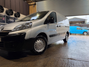 2016 Toyota Proace 2.0 1200 Hdi Fwd L2 H1 5dr in Silver — image 3