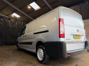 2016 Toyota Proace 2.0 1200 Hdi Fwd L2 H1 5dr in Silver — image 4