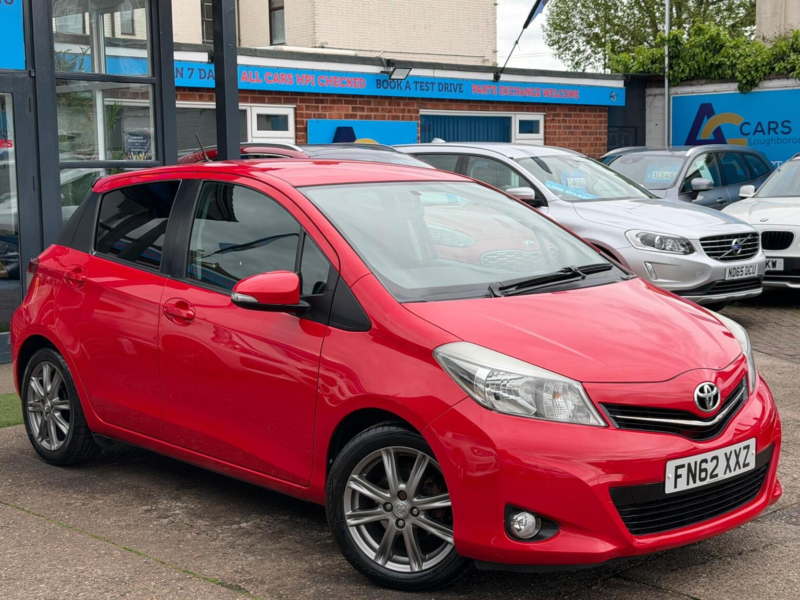 2012 Toyota Yaris 1.33 Dual Vvt-I Sr Euro 5 5dr in Red — image 1