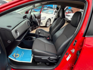 2012 Toyota Yaris 1.33 Dual Vvt-I Sr Euro 5 5dr in Red — image 4