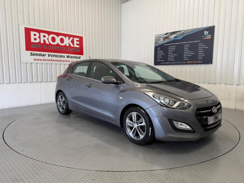 2015 Hyundai I30 1.6 Se Auto Euro 6 5dr in Grey — image 1