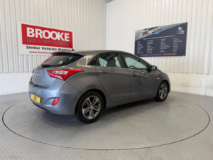 2015 Hyundai I30 1.6 Se Auto Euro 6 5dr in Grey — image 4
