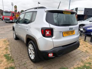 2015 Jeep Renegade 1.6 E-Torq Longitude Euro 6 (s/s) 5dr in Silver — image 2