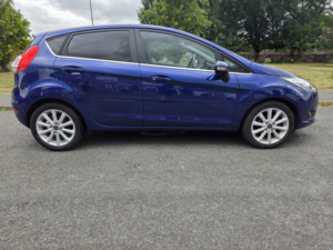 2016 Ford Fiesta 1.0 T Ecoboost Titanium in Blue — image 2