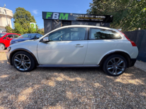 2007 Volvo C30 2.0d Se Sport 2dr in White — image 2