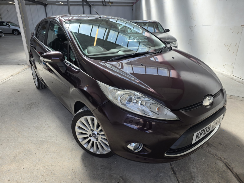2009 Ford Fiesta 1.4 Titanium in Red — image 1
