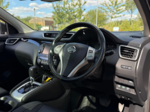 2017 Nissan Qashqai 1.6 Dci Tekna Xtron 2WD Euro 6 (s/s) 5dr in Black — image 3