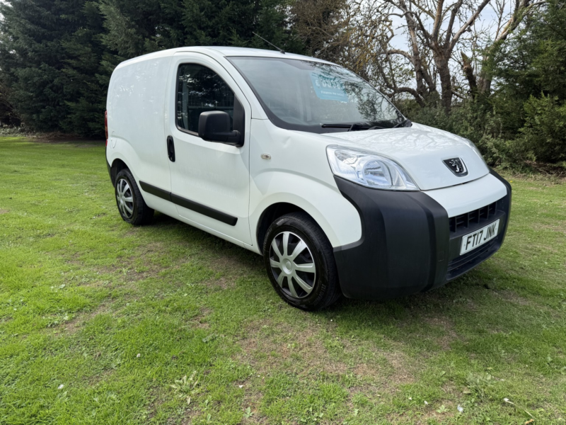2017 Peugeot Bipper 1.3 Hdi Professional in White — image 1