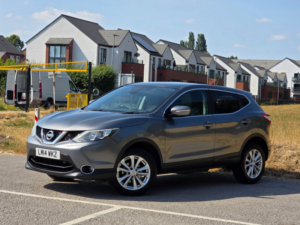 2014 Nissan Qashqai 1.5 Dci Acenta Premium SUV 5dr Diesel Manual 2WD Euro 5 (s/s) (110 Ps) in Grey — image 3