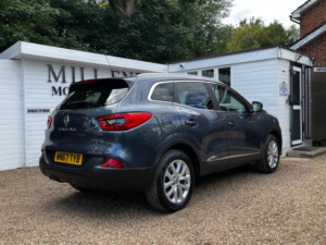 2017 Renault Kadjar 1.2 Tce Dynamique Nav Euro 6 (s/s) 5dr in Grey — image 3