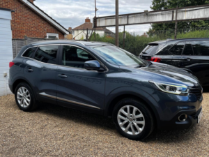 2017 Renault Kadjar 1.2 Tce Dynamique Nav Euro 6 (s/s) 5dr in Grey — image 5