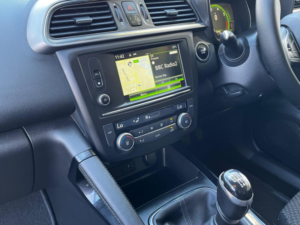 2017 Renault Kadjar 1.2 Tce Dynamique Nav Euro 6 (s/s) 5dr in Grey — image 6