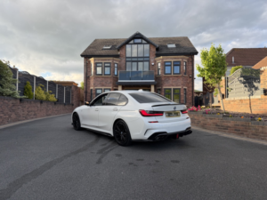 2019 BMW 3 Series 2.0 320i M Sport Saloon in White — image 3
